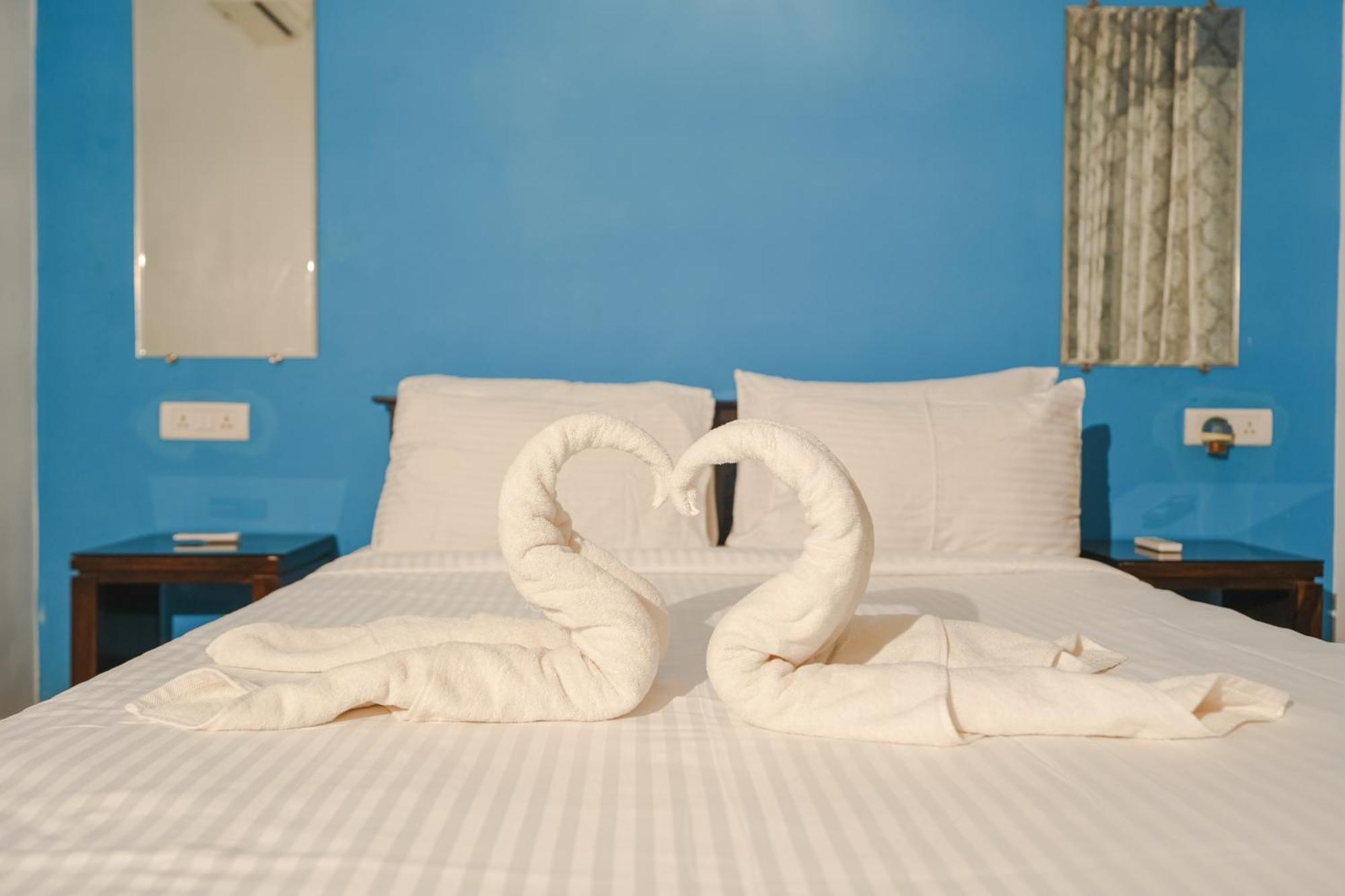 Villa M - Jia 3- 3Bhk In Candolim, Pool Facing, Near Beach, Breakfast Included Zewnętrze zdjęcie